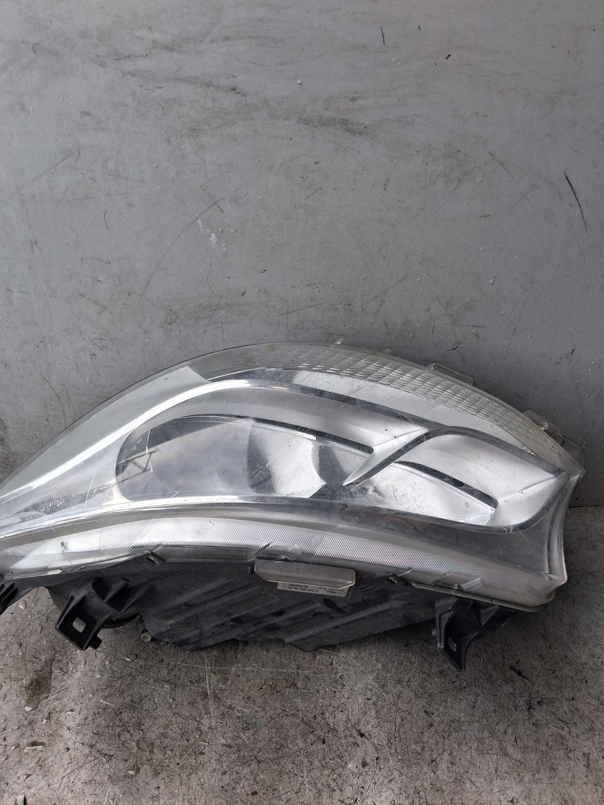 2024 MERCEDES BENZ SPRINTER NSF PASSENGER SIDE FRONT HEADLIGHT A9109060200