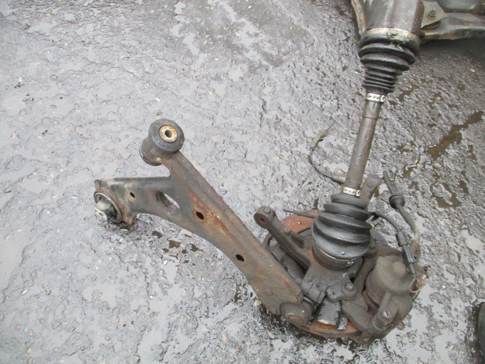 2015 PEUGEOT BIPPER 1.3 DIESEL NSF PASSENGER SIDE HUB, DRIVE SHAFT & WISH BONE