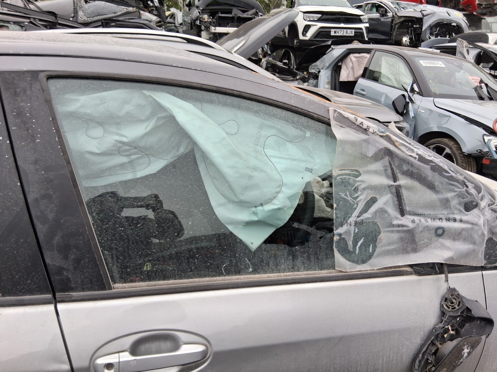 TOYOTA YARIS MK3 2019 OSF DRIVER SIDE FRONT WINDOW GLASS