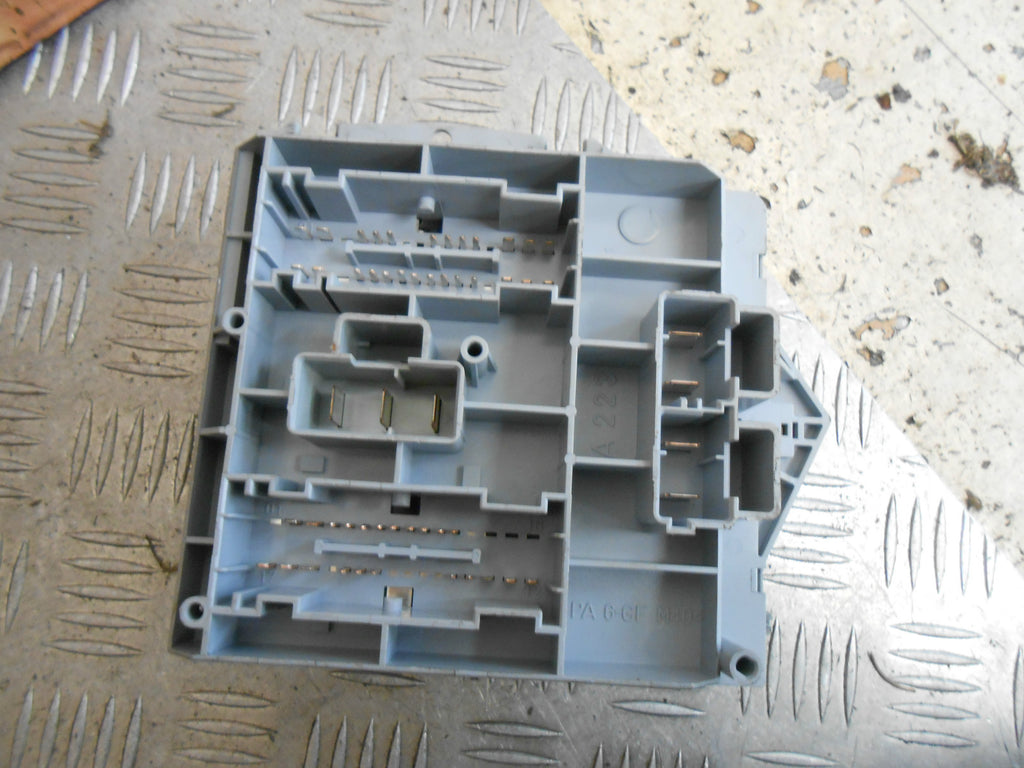 ALFA ROMEO 147 2006 1.6 16V FUSE BOX RELAY BOARD ASSEMBLY 46558759