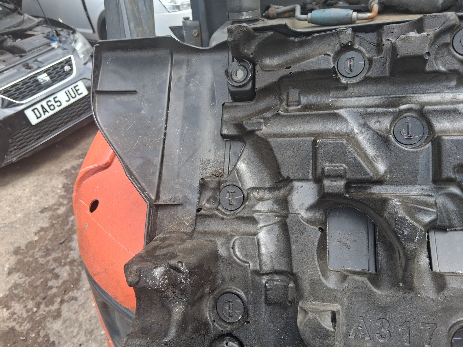 2018 MITSUBISHI OUTLANDER MK3 TOP ENGINE COVER BLACK