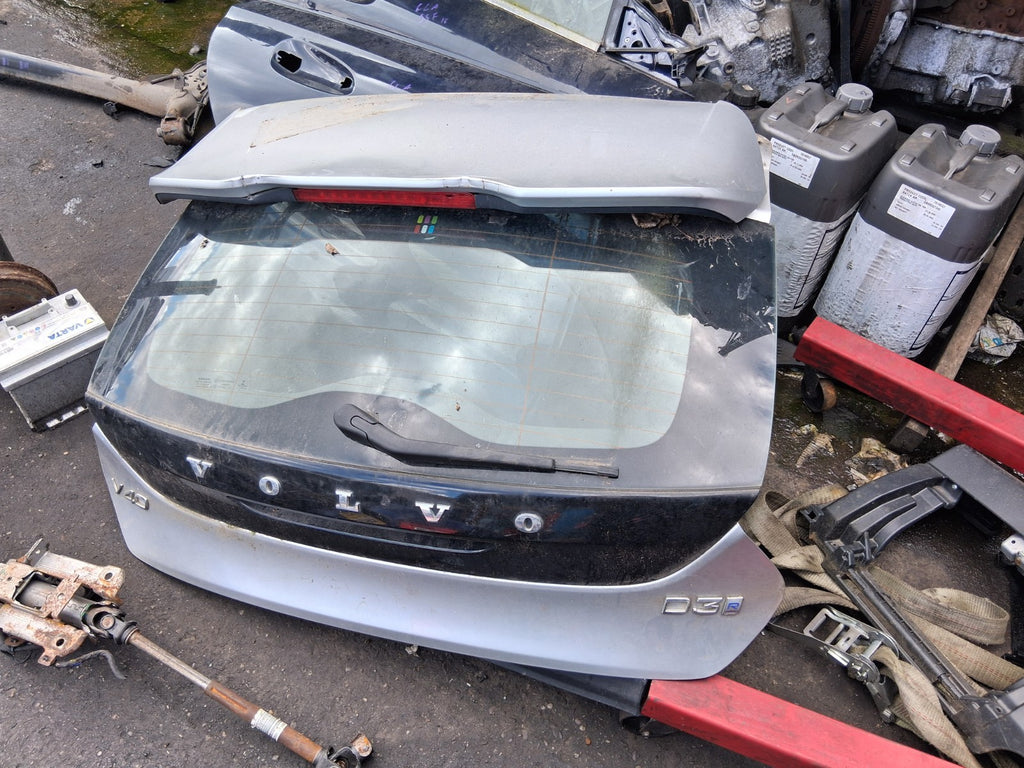 2016 VOLVO V40 D3 COMPLETE REAR TAILGATE BOOTLID SILVER