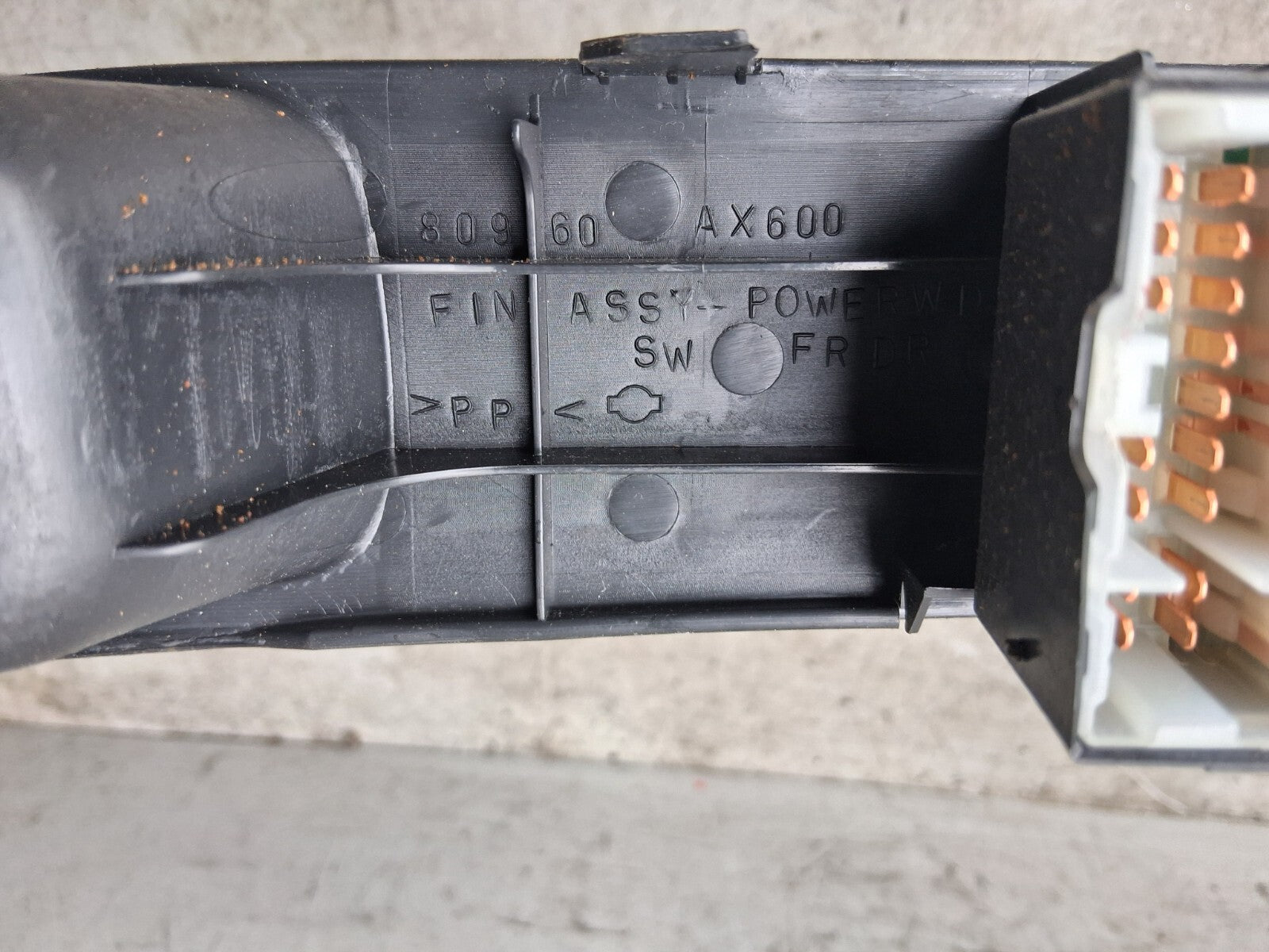 NISSAN MICRA 2006 K12 OSF DRIVER SIDE FRONT WINDOW CONTROL SWITCH 80960AX600