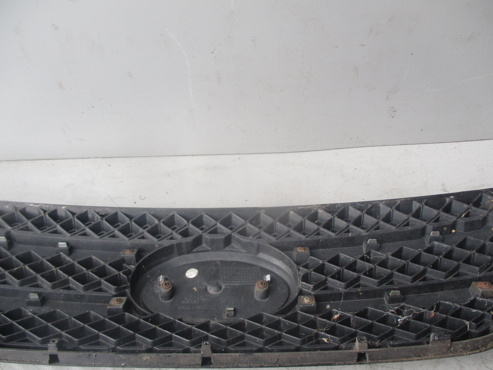 KIA CEED 2008 FRONT CENTRE BUMPER GRILL 863501H000