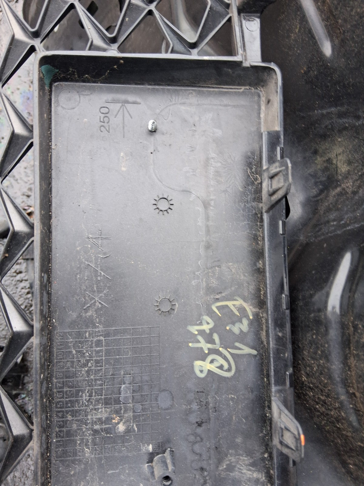 2024 DS AUTOMOBILES DS 7 FRONT BUMPER RADIATOR GRILL GRILLE 98419790