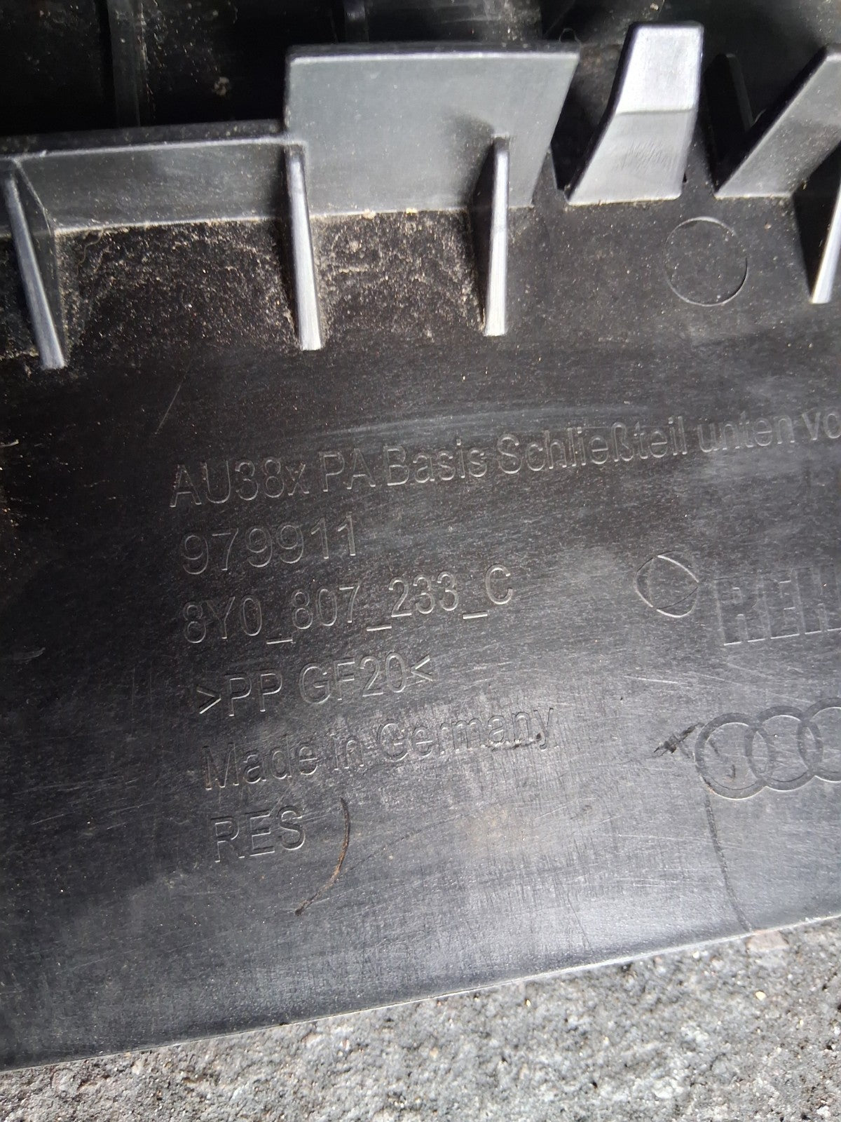 2025 AUDI A3 FRONT BUMPER UNDERTRAY COVER 8Y0807233C