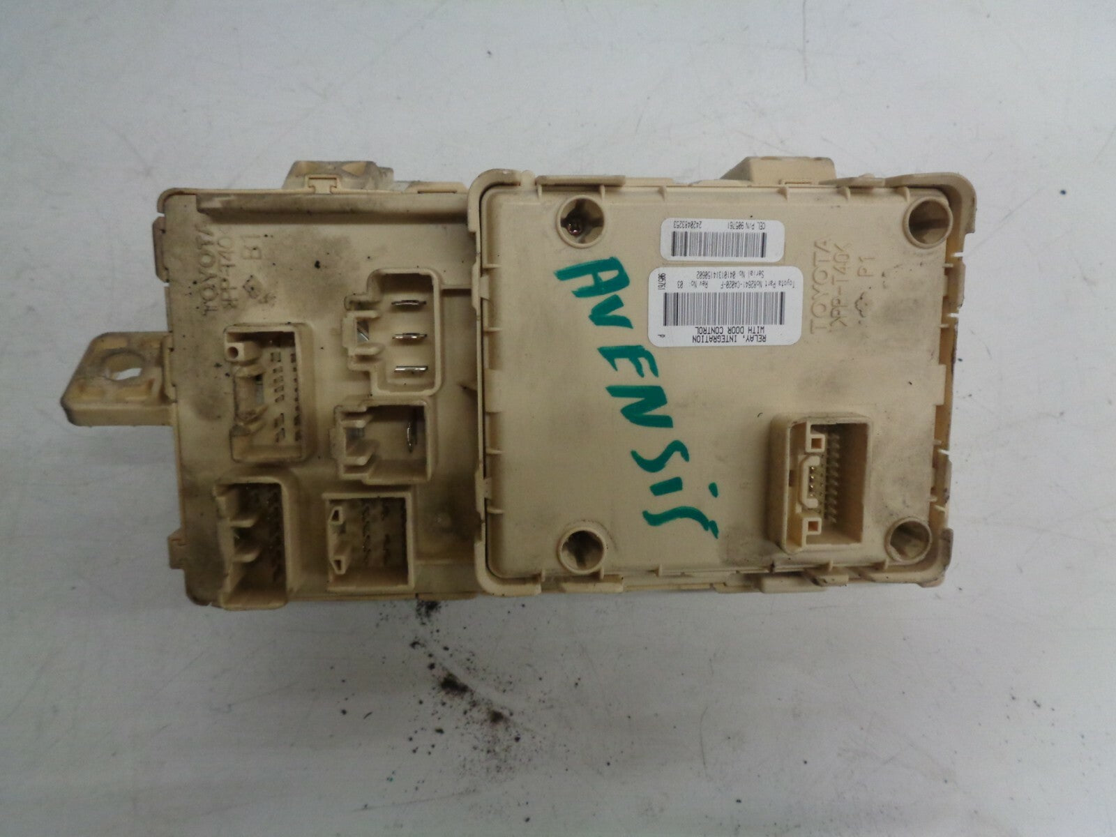 TOYOTA AVENSIS 2004 1.8 RELAY FUSE BOX CONTROL MODULE UNIT 82461CA020F