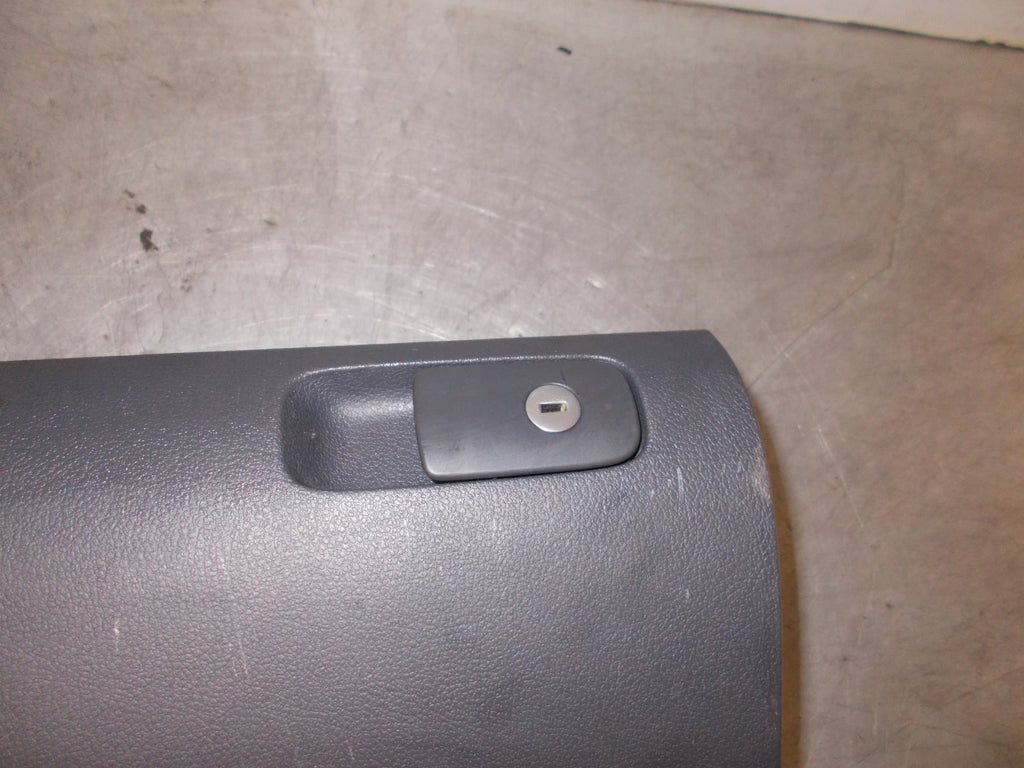 VW VOLKSWAGEN GOLF PLUS 2005 MK5 GREY GLOVE BOX 5M2857097L