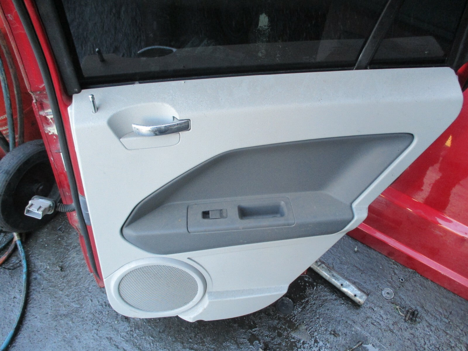 DODGE CALIBER 2008 COMPLETE OSR DRIVER SIDE REAR DOOR GLASS HANDLE CARD IN RED