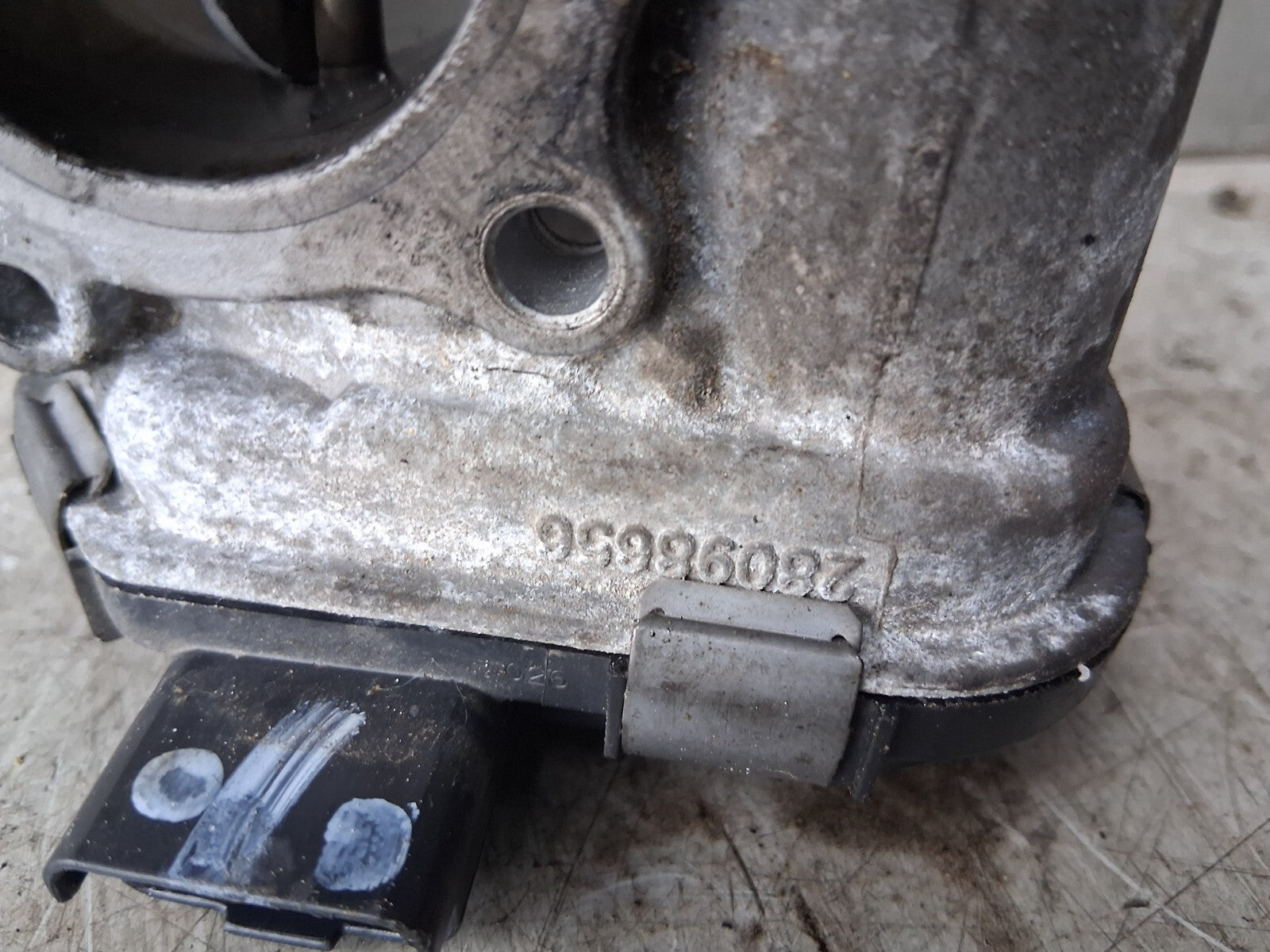 2013 FORD S MAX THROTTLE BODY 28098656