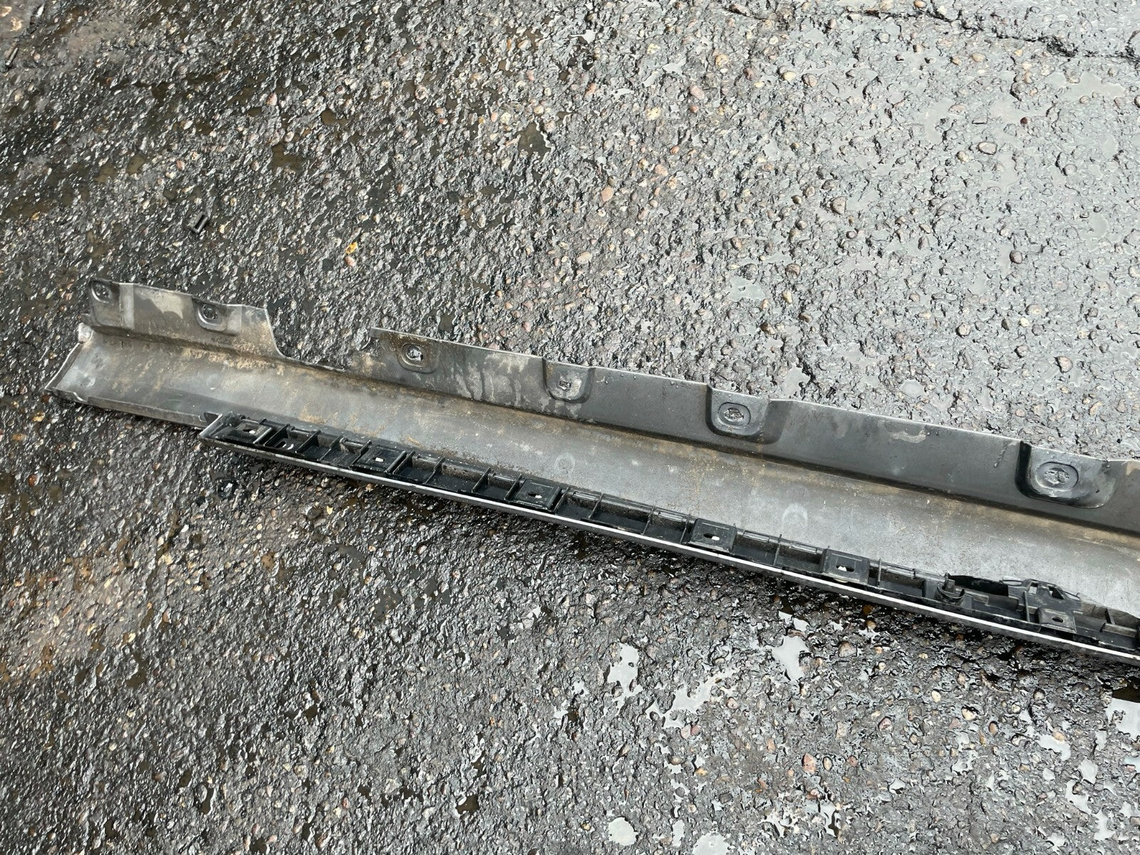 BMW 5 SERIES GT F07 2016 NS PASSENGER SIDE SIDE SKIRT GREY TRIM PANEL