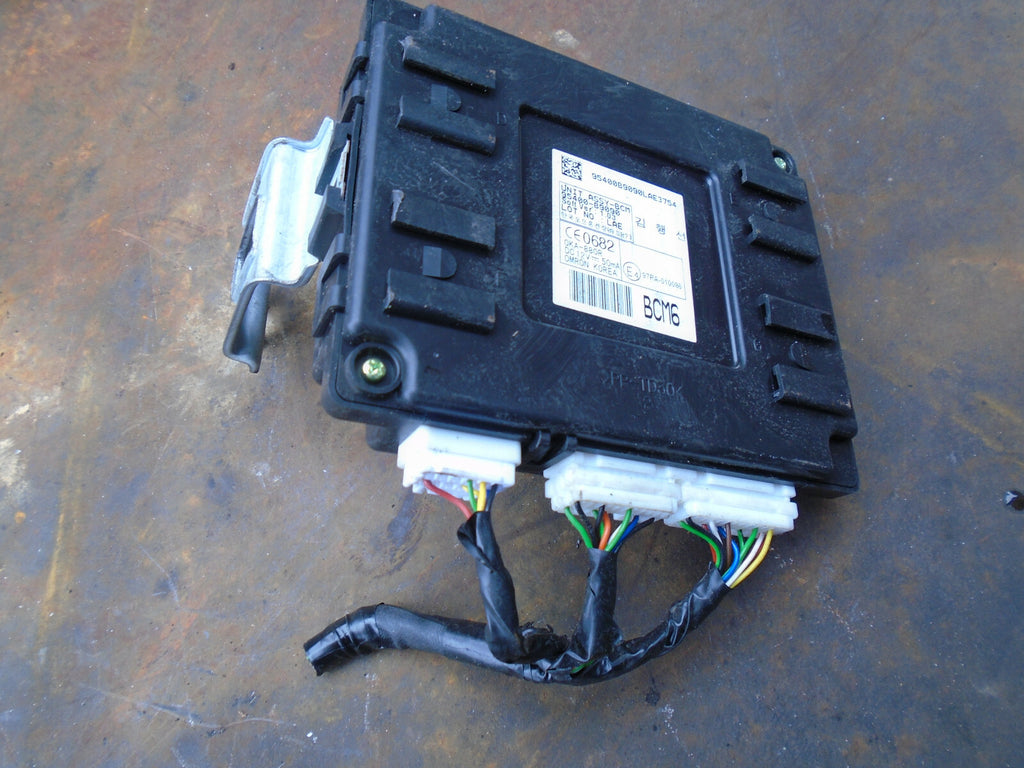 HYUNDAI I10 MK2 2016 BCM BODY CONTROL MODULE ECU 95400B9090
