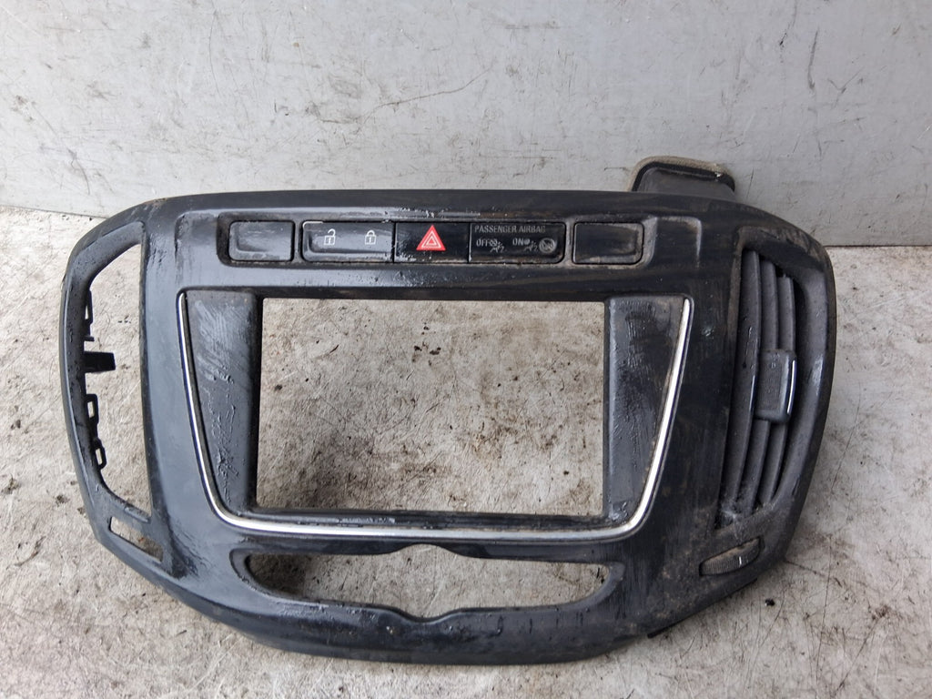 2017 VAUXHALL ZAFIRA C TOURER NSF DASHBOARD RADIO SURROUND TRIM 332910517
