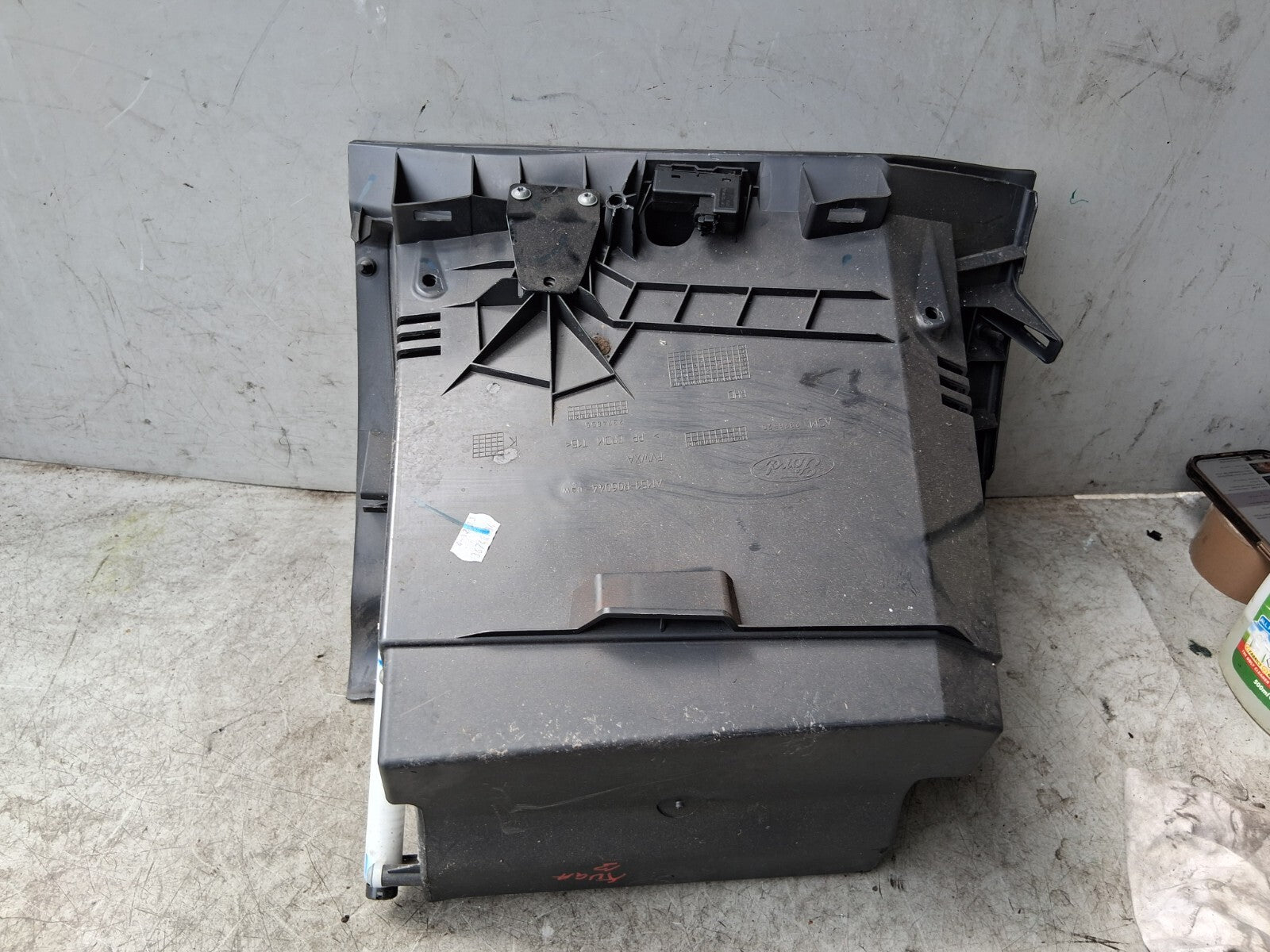 2013 FORD KUGA MK2 GLOVE BOX FRONT STORAGE COMPARTMENT AM51R06044