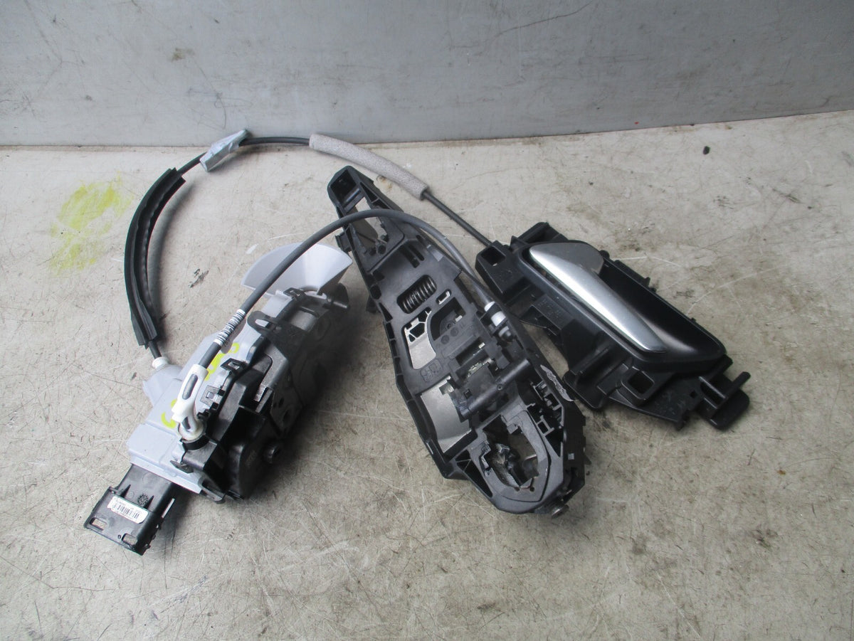 2023 VAUXHALL GRANDLAND NSF PASSENGER SIDE FRONT DOOR HANDLE & MECH 9816618580