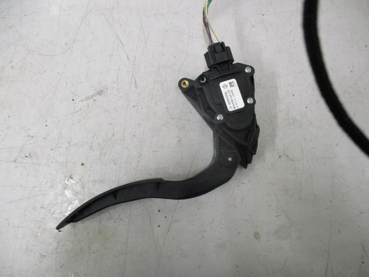RENAULT CLIO MK4 2013 THROTTLE ACCELERATION FOOT PEDAL ASSEMBLY 180223454R