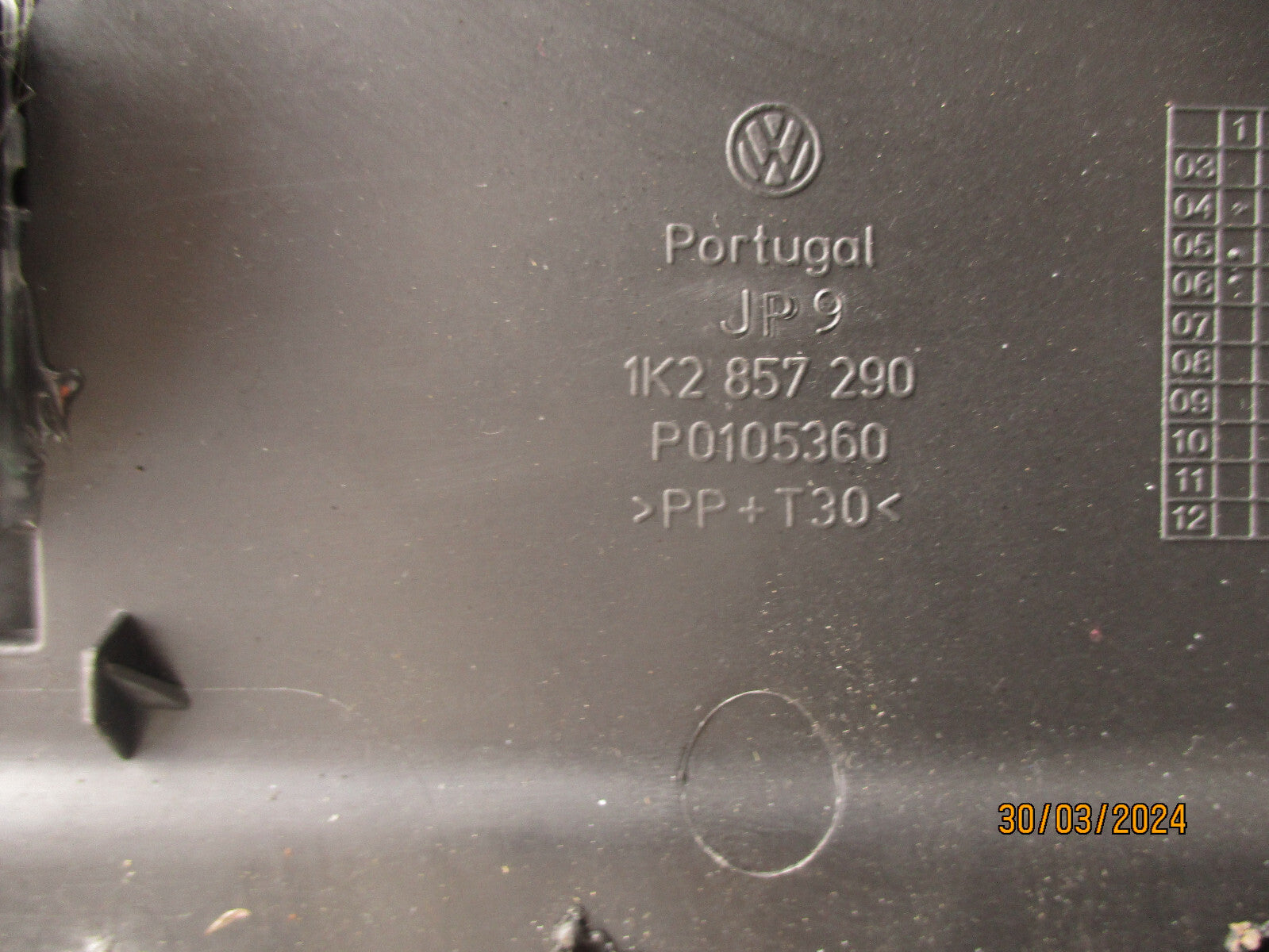 2005 VOLKSWAGEN GOLF MK5 WINDSCREEN WASHER BOTTLE TANK & PUMP 1K0955453