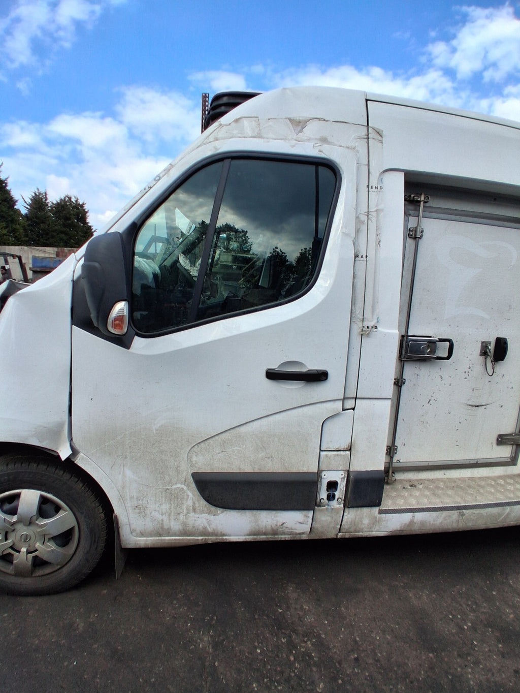 2024 NISSAN INTERSTAR MK2 NSF PASSENGER SIDE FRONT BARE DOOR WHITE