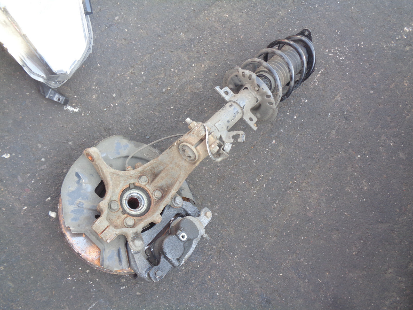 NISSAN X TRAIL T32 MK3 2019 1.7 DIESEL NS PASSENGER SIDE SUSPENSION LEG