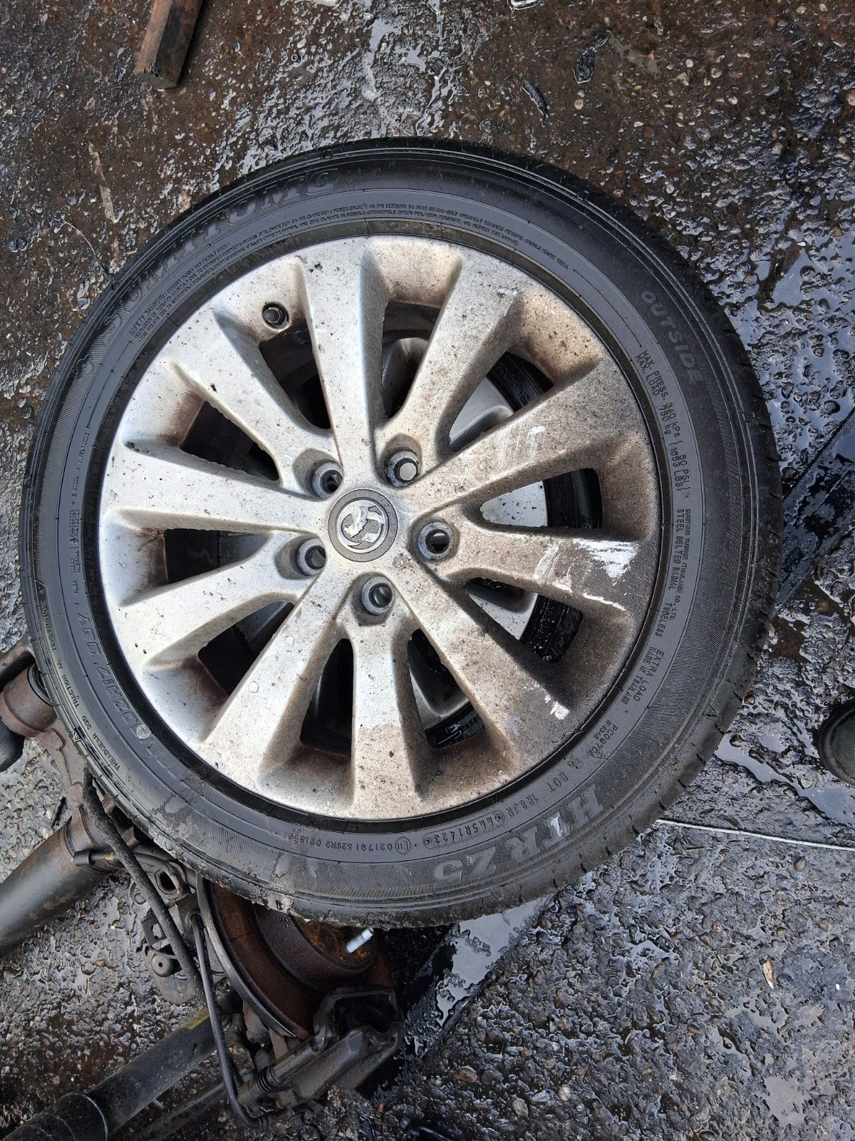2017 VAUXHALL ZAFIRA C TOURER 17 INCH ALLOY WHEEL WITH TYRE 225/50R17