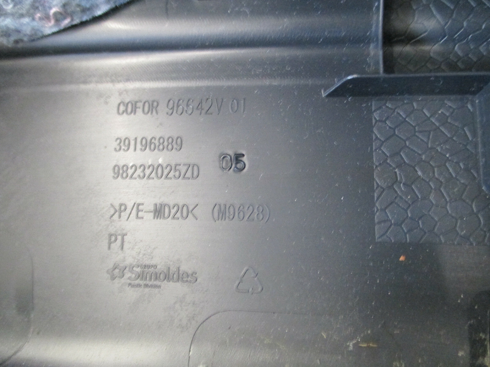 VAUXHALL CORSA F 2020 REAR LOWER TAILGATE BOOTLID BACK DOOR TRIM 98232025ZD