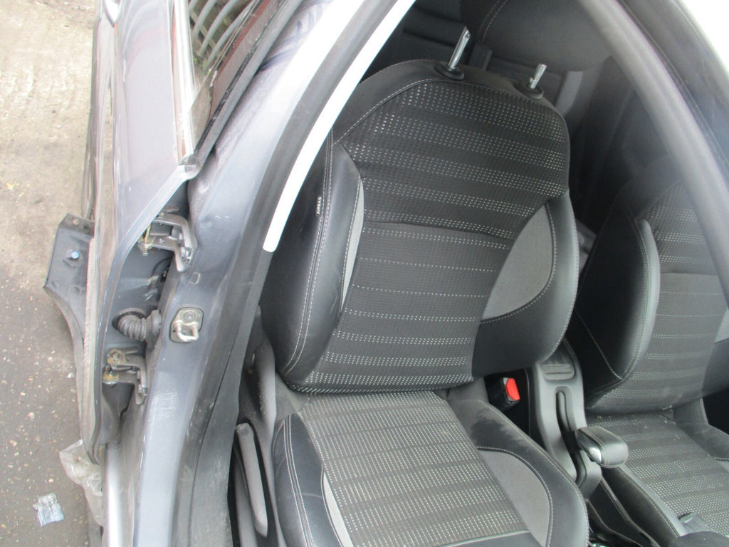 PEUGEOT 2008 2018 MK1 OSF DRIVER SIDE FRONT COMPLETE SEAT FABRIC