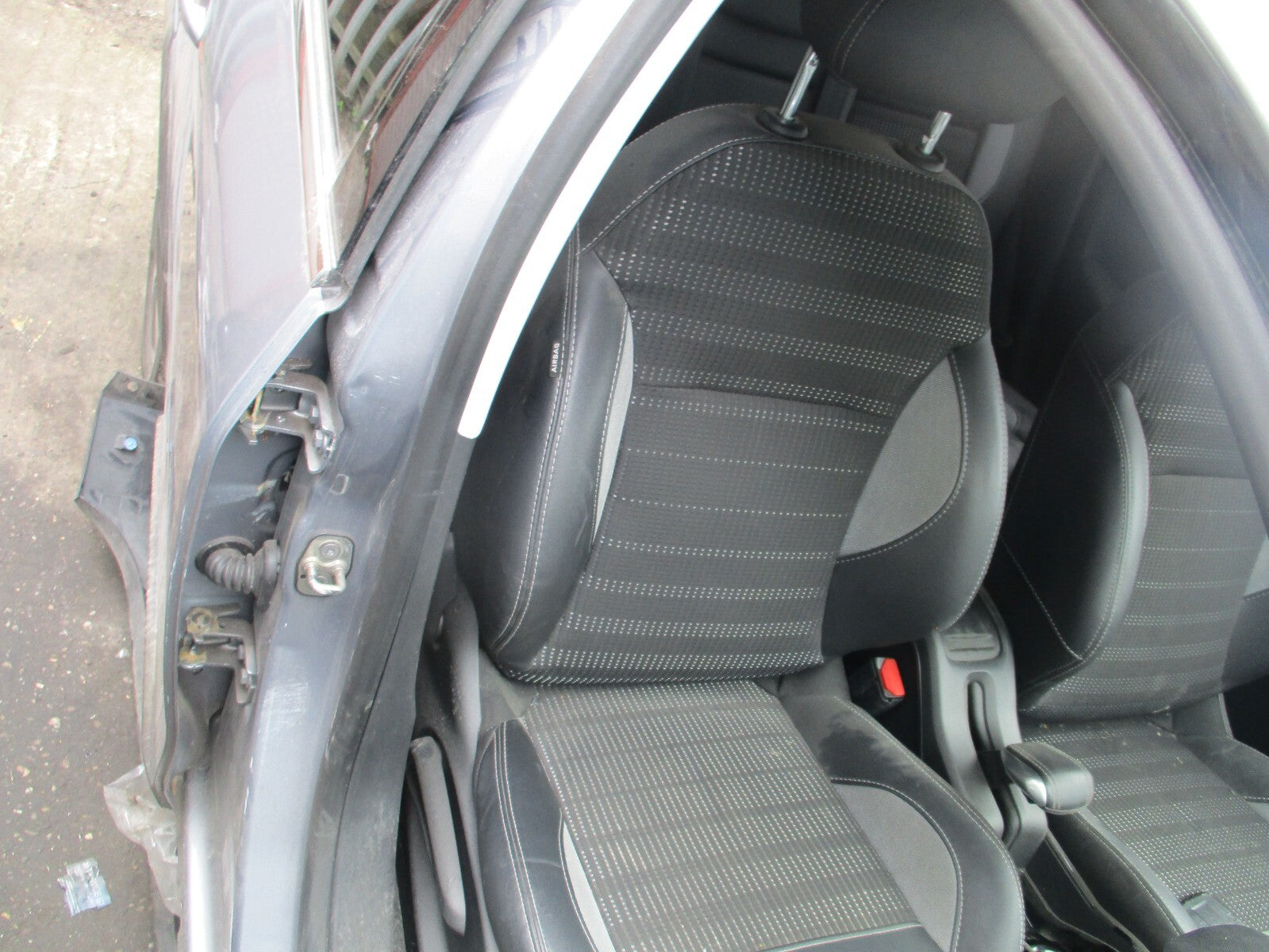PEUGEOT 2008 2018 MK1 OSF DRIVER SIDE FRONT COMPLETE SEAT FABRIC