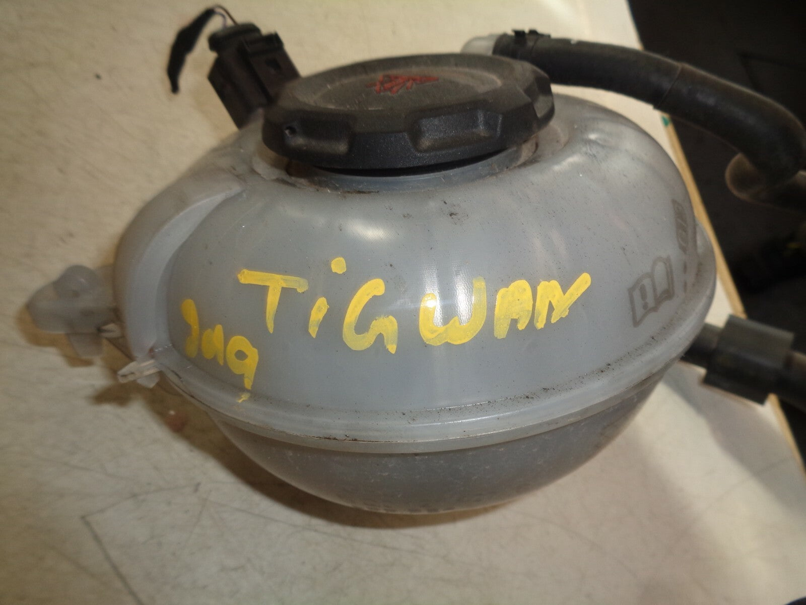 VW VOLKSWAGEN TIGUAN 2019 2.0 DIESEL WATER COOLANT EXPANSION TANK 5Q0121407G