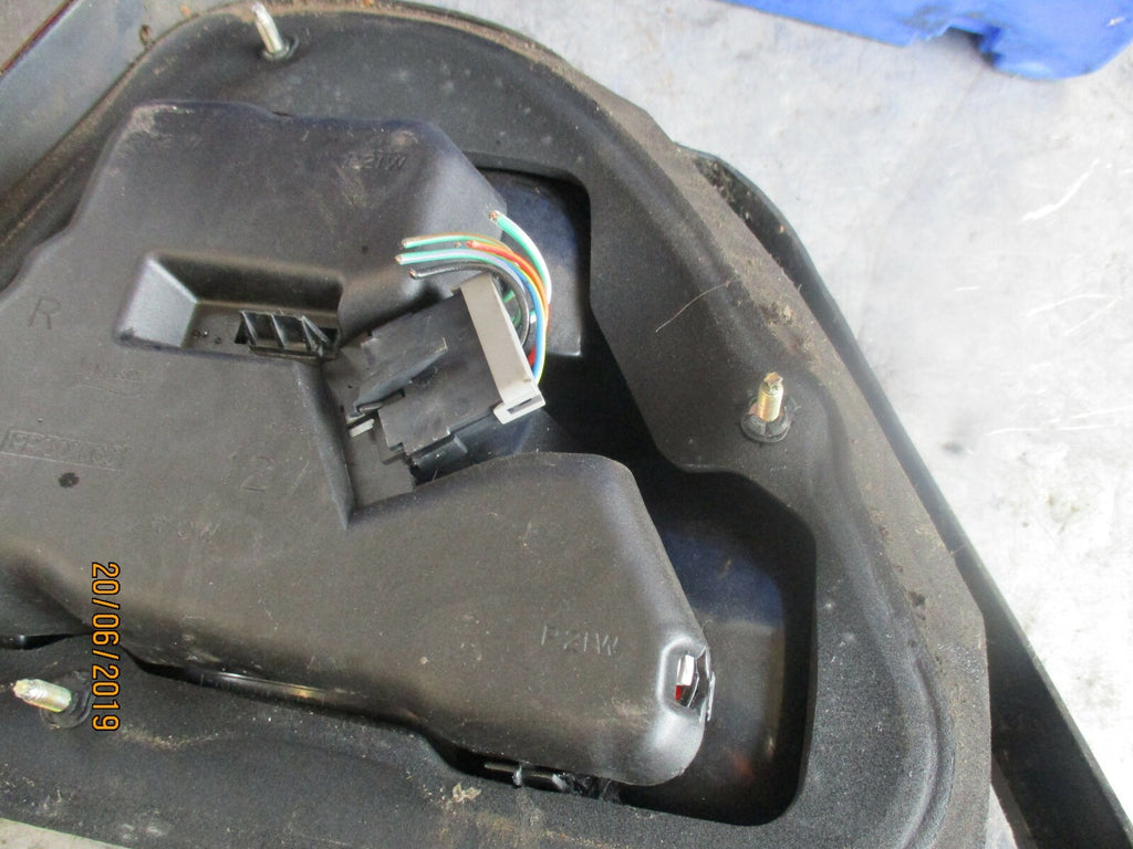 MG ZR 2002 DRIVER OFF SIDE REAR LIGHT OSR