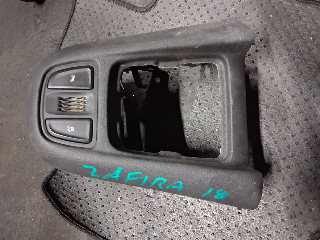 2018 VAUXHALL ZAFIRA C GEARSTICK SURROUND TRIM COVER 13454668