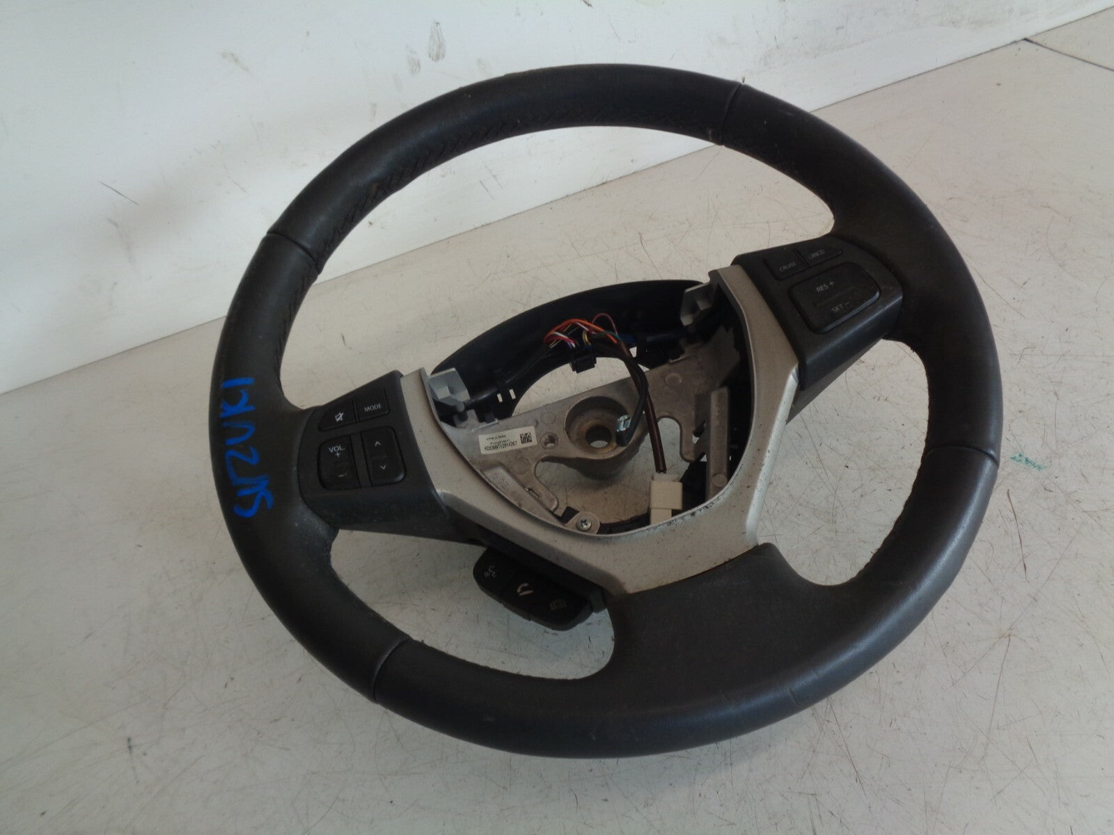 SUZUKI SWIFT SZ4 2011-2017 STEERING WHEEL LEATHER WITH BLACK CONTROLS
