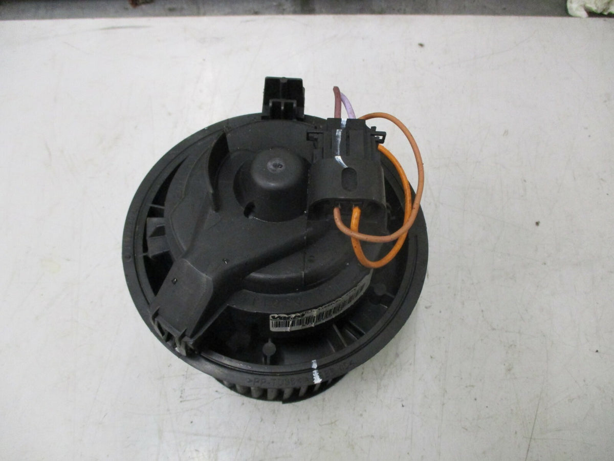 RENAULT CLIO MK4 2013 HEATER AIR FAN BLOWER MOTOR ASSEMBLY T1029527H