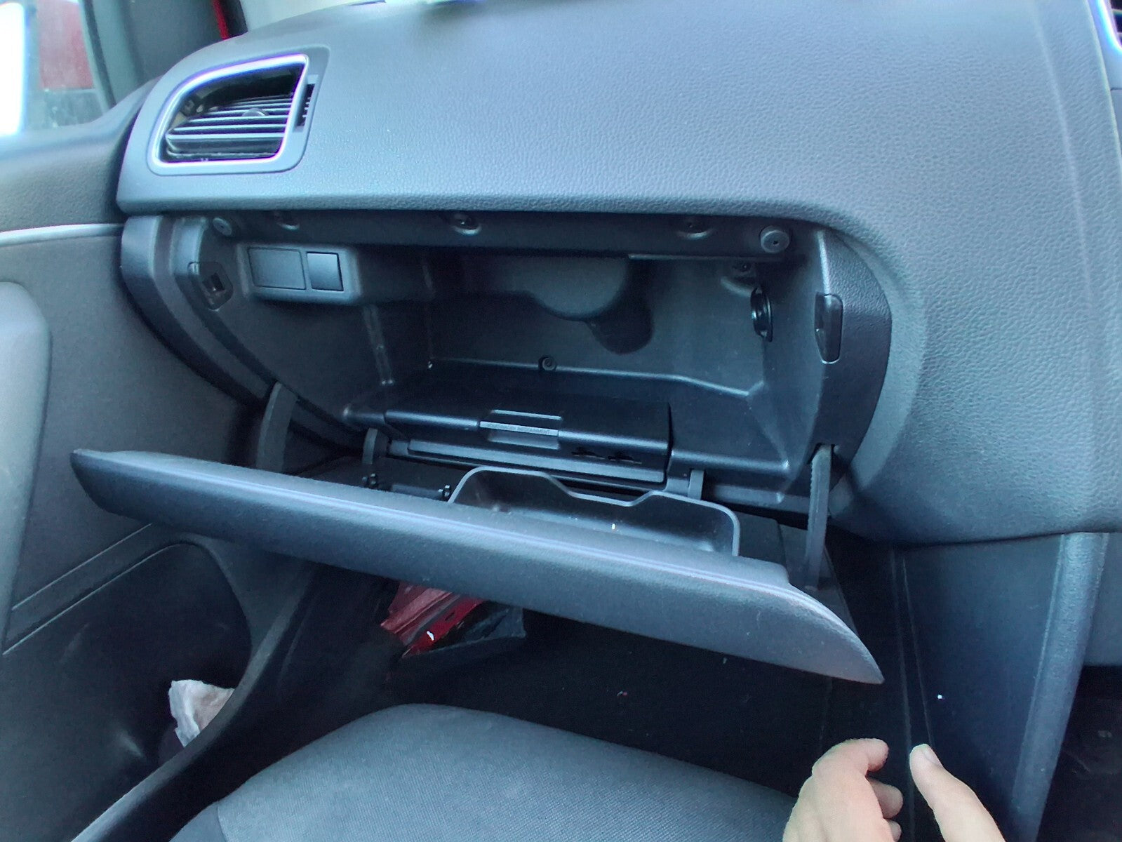 2017 VW VOLKSWAGEN POLO MK5 DASHBOARD GLOVE BOX FRONT STORAGE COMPARTMENT
