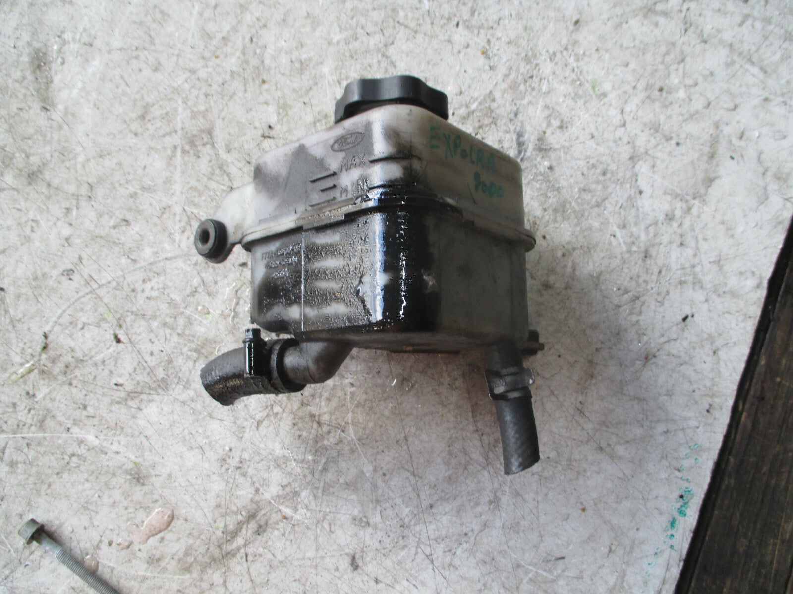 FORD EXPLORER 2000 4.0 PETROL POWER STEERING FLUID TANK RESERVOIR F77A3R700BB