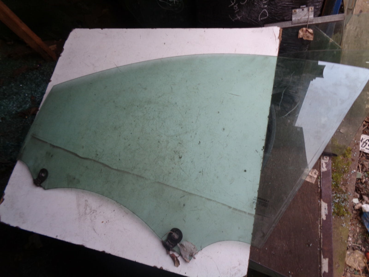 2004 RENAULT MEGANE SCENIC NSF PASSENGER SIDE FRONT WINDOW GLASS E243R009007