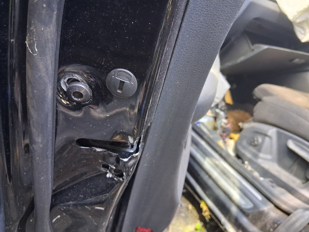 2016 AUDI Q3 8U NSF PASSENGER SIDE FRONT DOOR LOCK MECHANISM