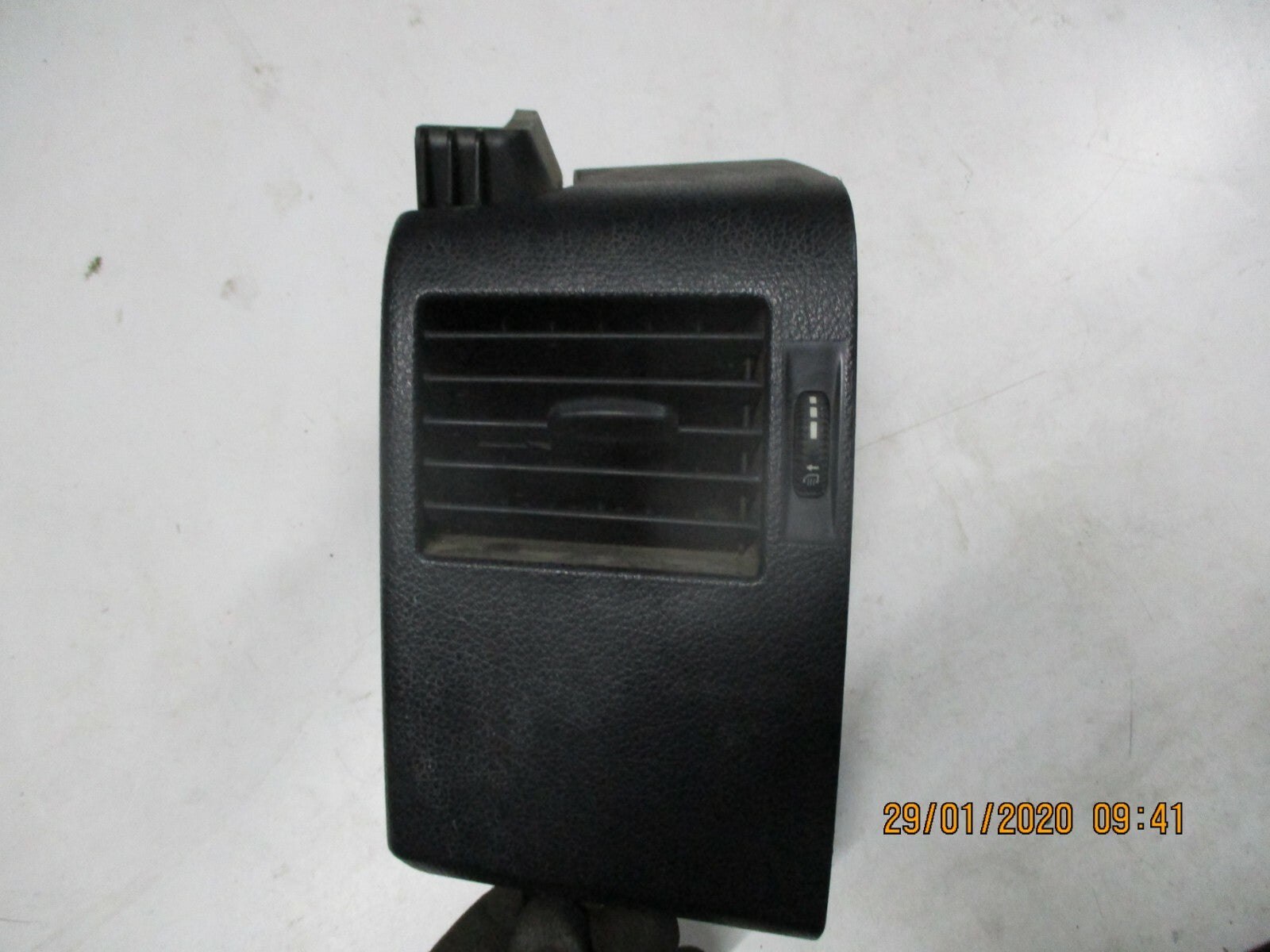 MERCEDES SPRINTER W906 2011 MK2 NS PASSENGER SIDE DASH SIDE AIR VENT A9068300654