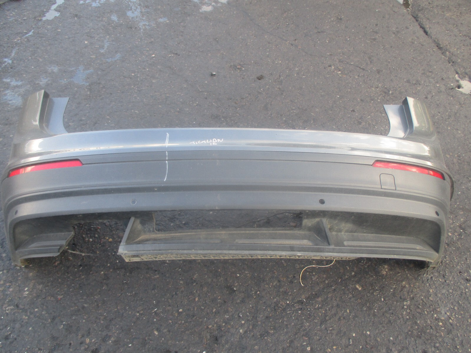 VW VOLKSWAGEN TIGUAN MK2 2016 REAR COMPLETE BUMPER PDC SENSOR GREY