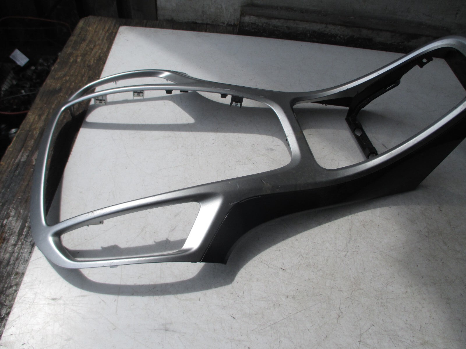 VAUXHALL ASTRA J MK6 2012 GEARSTICK SURROUND BEZEL TRIM SILVER BLACK 13349237