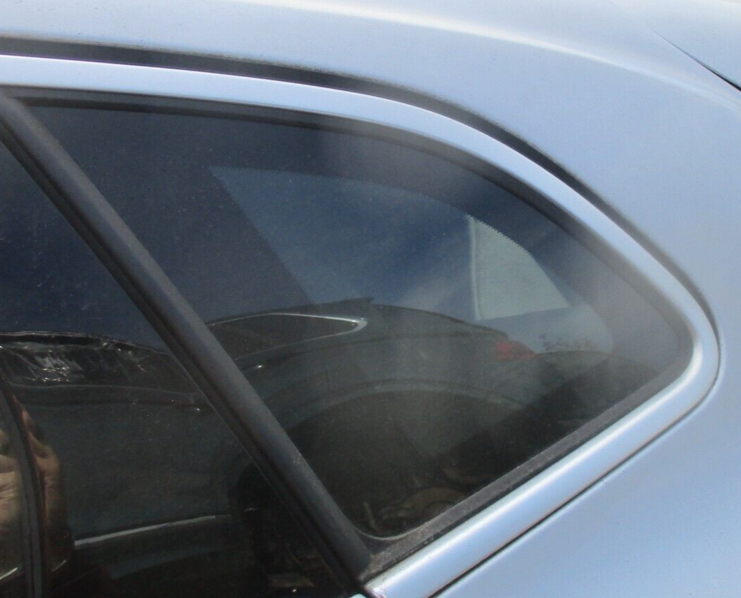2016 VOLVO V40 R DESIGN NSR PASSENGER SIDE REAR QUARTER WINDOW GLASS