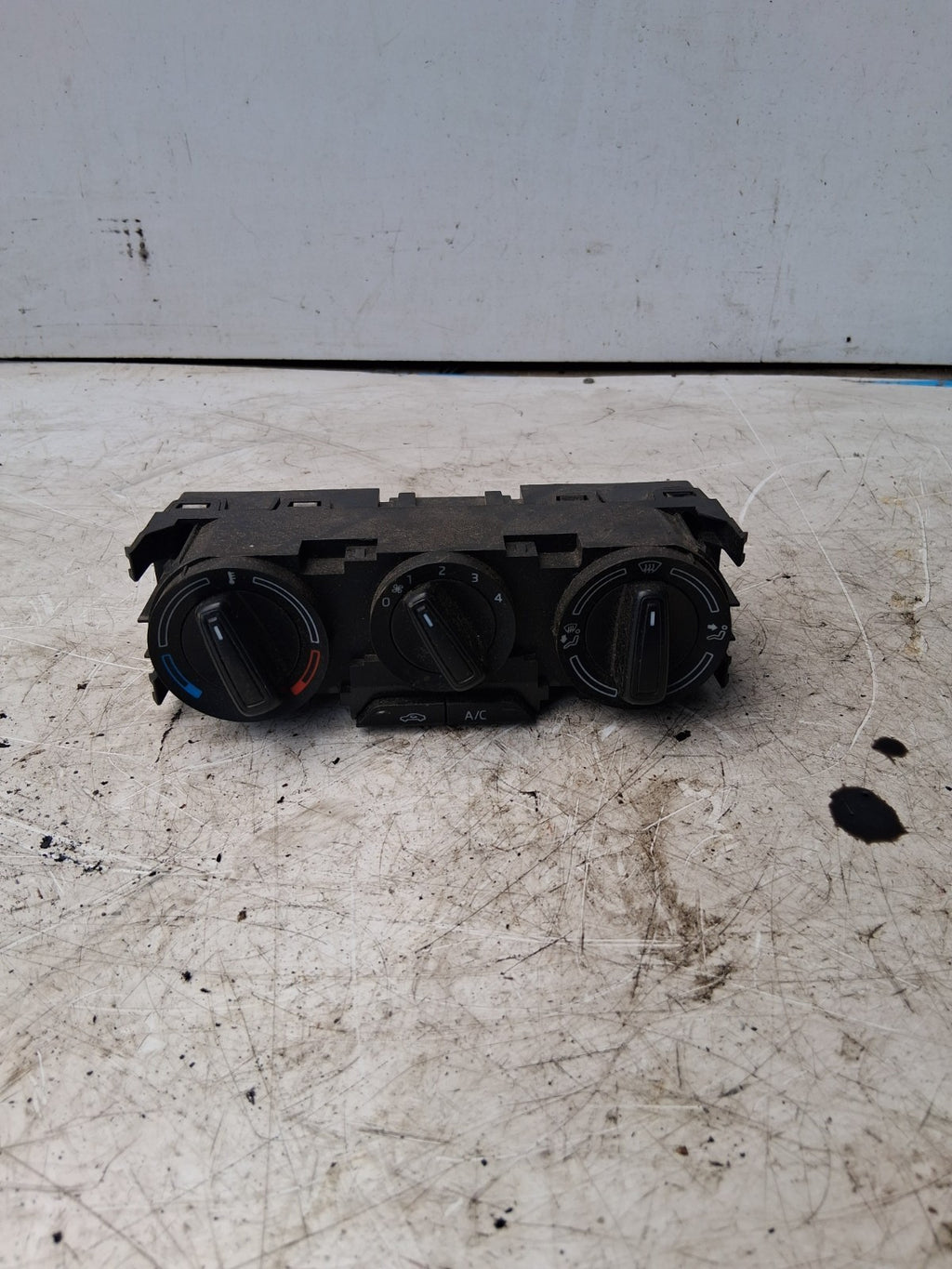 2019 SKODA FABIA AC HEATER CLIMATE CONTROL SWITCH PANEL