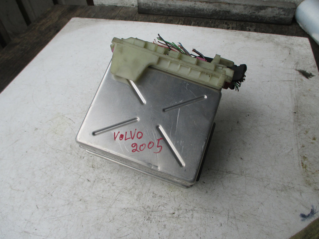 VOLVO 2005 ECU ENGINE CONTROL UNIT AUTOMATIC GEARBOX MODULE P30735493 0281011441