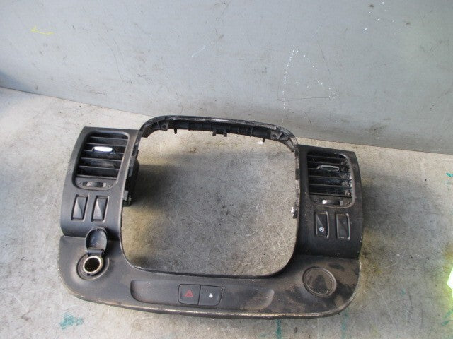 2015 RENAULT TRAFIC X82 MK2 DASHBOARD CENTRE PANEL SURROUND TRIM 682607479R