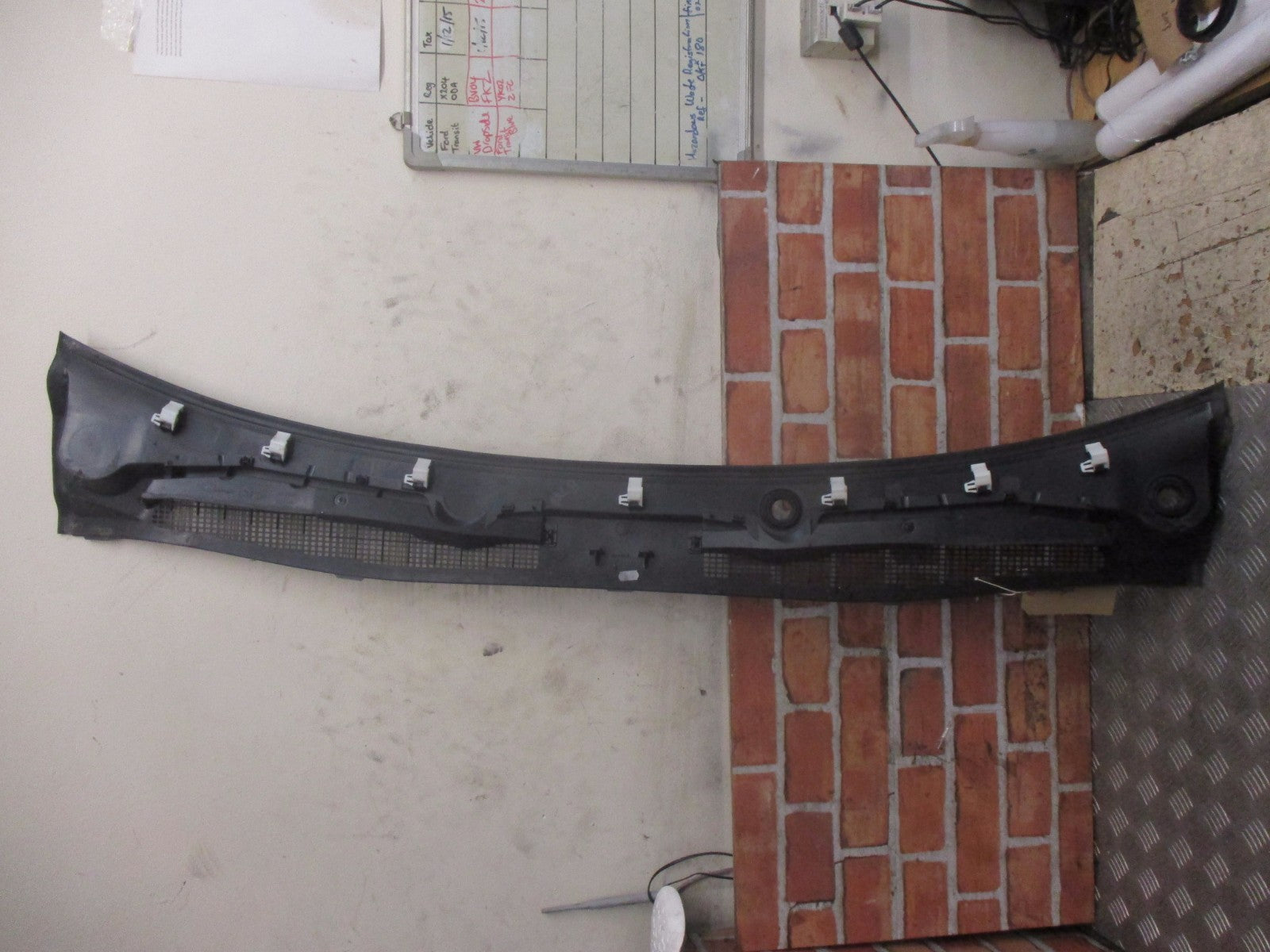 RENAULT MEGANE 2013 MK3 FRONT WINDSCREEN PLASTIC SCUTTLE UNDER PANEL 668110006R