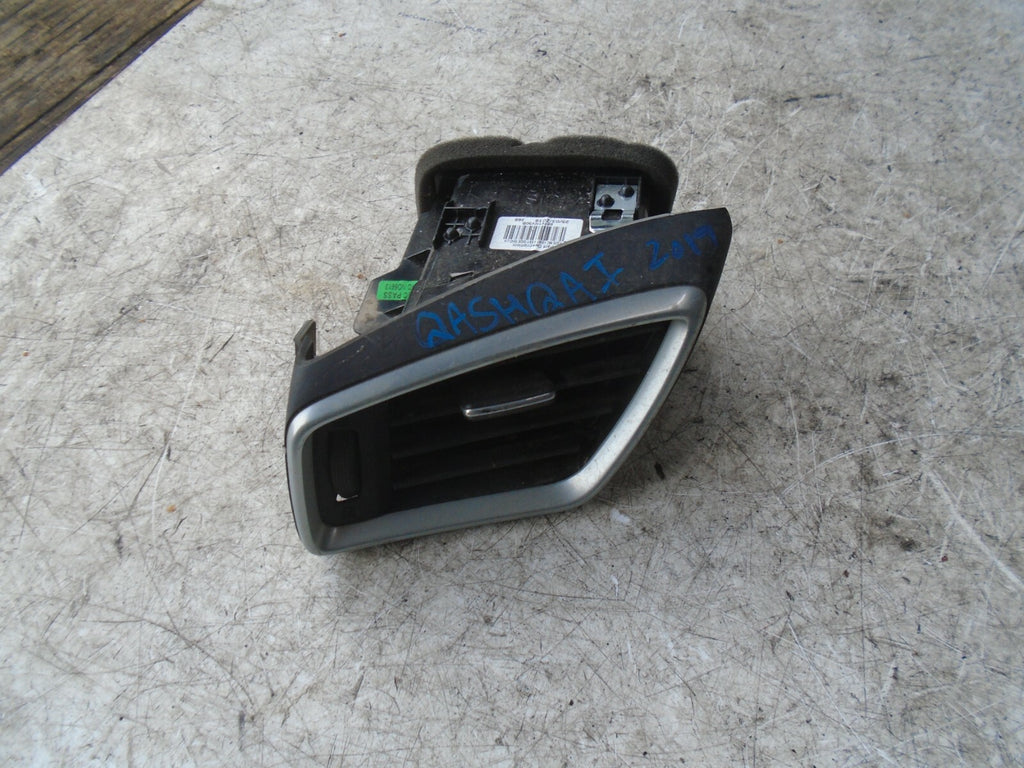 NISSAN QASHQAI J11 MK2 2019 NSF FRONT PASSENGER SIDE DASHBOARD AIR VENT