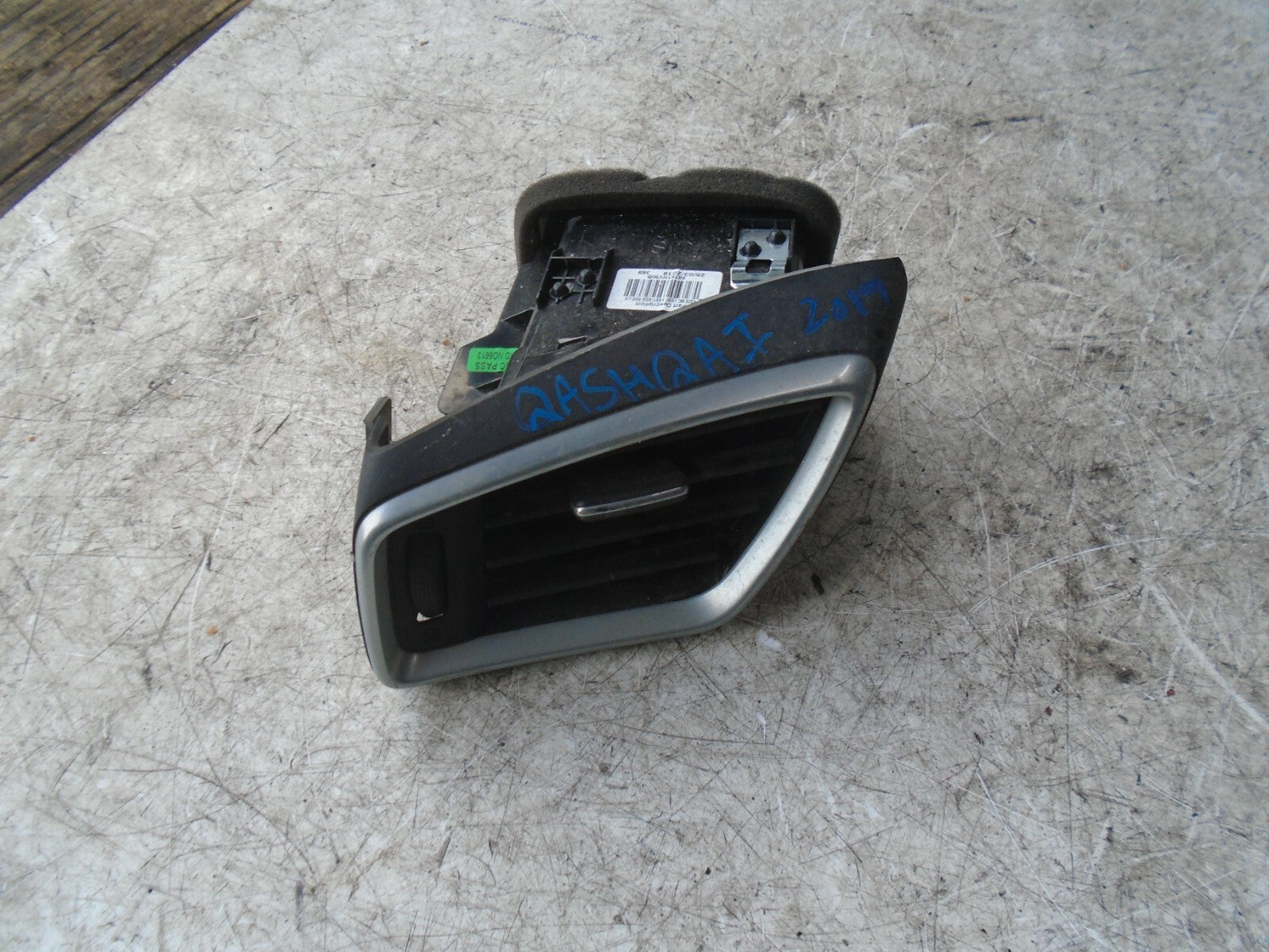 NISSAN QASHQAI J11 MK2 2019 NSF FRONT PASSENGER SIDE DASHBOARD AIR VENT