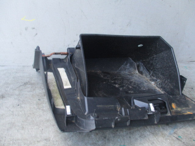 2019 MAJDA 2 1.5 PETROL FRONT DASHBOARD STORAGE GLOVE BOX