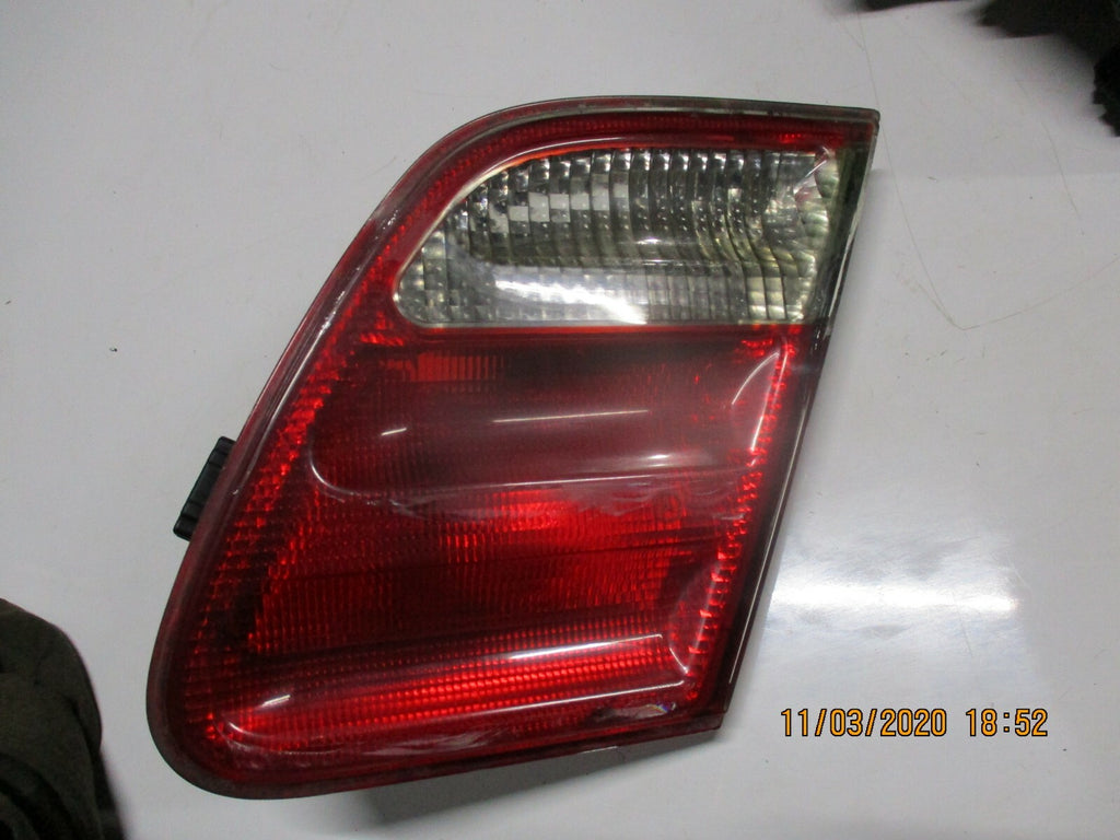 MERCEDES E CLASS 2001 2 X PASSENGER DRIVER REAR INNER BOOT LID TAILGATE LIGHT