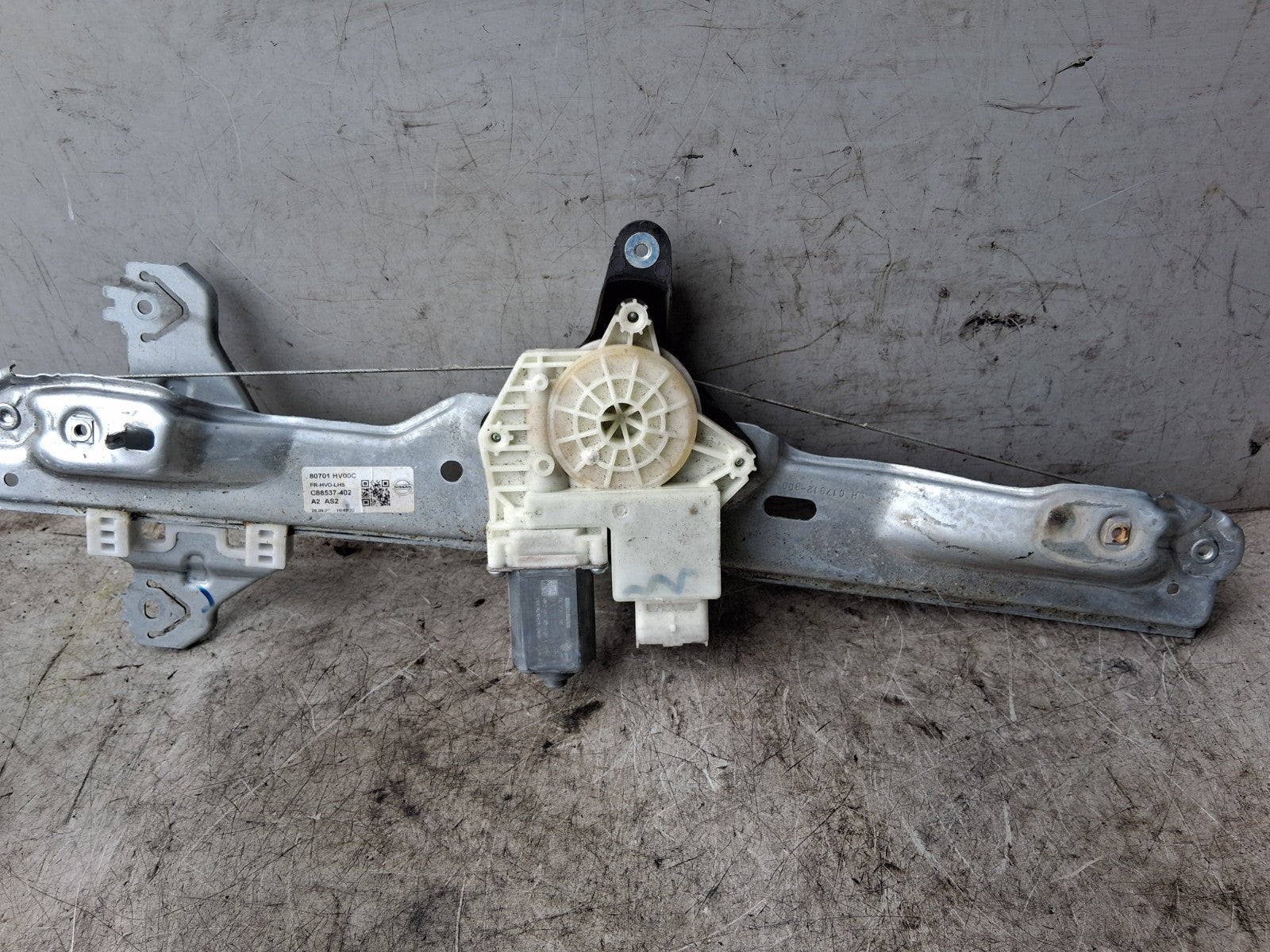 2020 NISSAN QASHQAI J11 MK2 OSR DRIVER SIDE WINDOW MOTOR REGULATOR 80701HV00C
