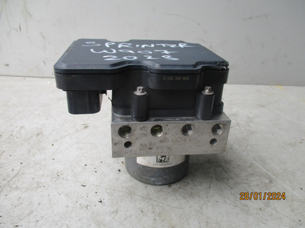 MERCEDES BENZ SPRINTER W907 2023 ABS PUMP MODULATOR A9079007406